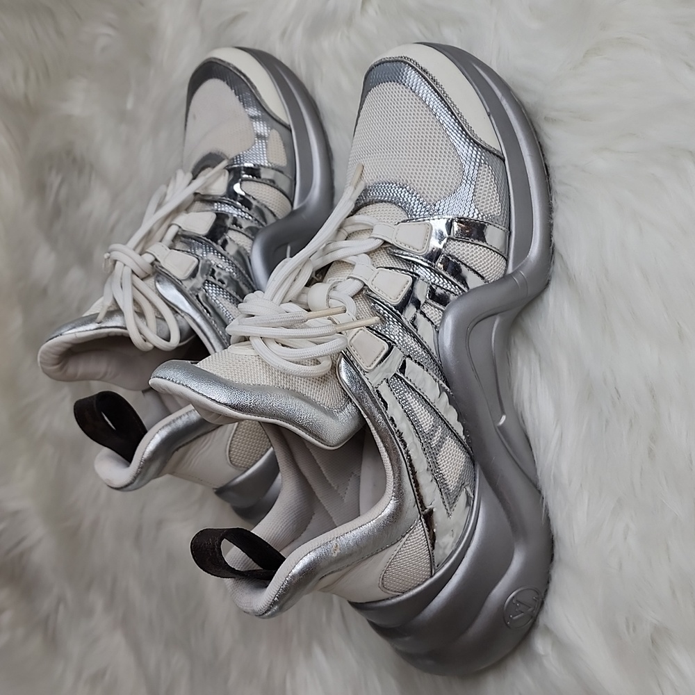 LOUIS VUITTON Calfskin Technical Nylon LV Archlight Sneakers 41 White Silver